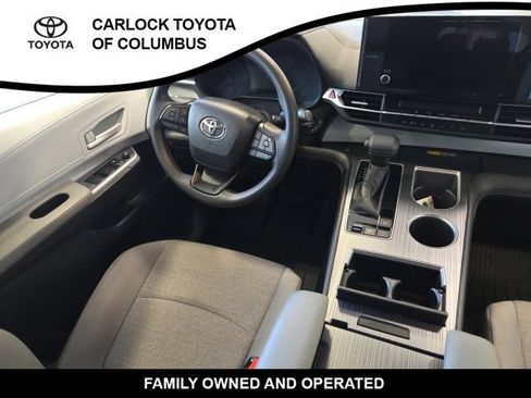 Used 2026 Toyota Sienna LE FWD image 18