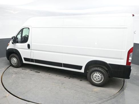 Used 2025 RAM ProMaster 2500 w/ Convenience Group image 27
