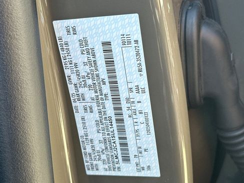 New 2025 Lincoln Corsair Reserve w/ Equipment Group 202A image 29