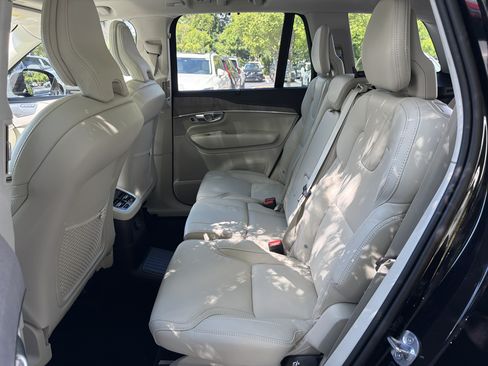 Certified 2024 Volvo XC90 T8 Ultimate w/ Protection Package Premier AWD/4WD image 32