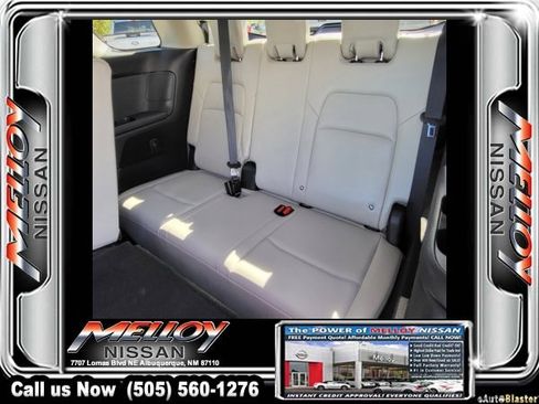 Used 2023 Nissan Pathfinder SL image 12