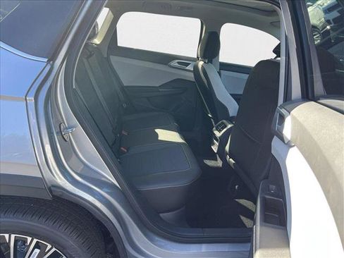 New 2025 Volkswagen Taos SE image 16