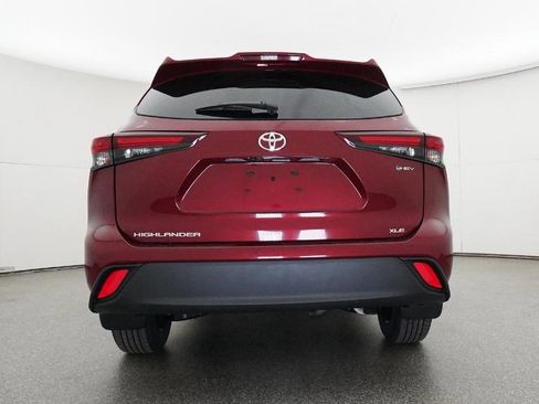 New 2026 Toyota Highlander XLE image 39