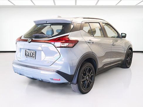 Used 2023 Nissan Kicks SR w/ SR Premium Package FWD image 4
