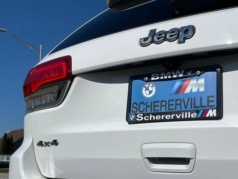 Used 2018 Jeep Grand Cherokee Overland AWD/4WD image 15