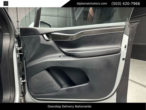 Used 2017 Tesla Model X 75D image 34