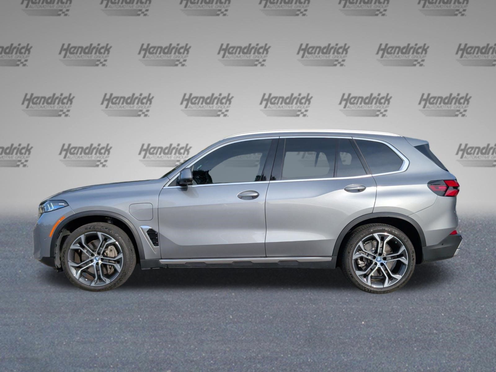 Used 2025 BMW X5 xDrive50e AWD/4WD image 10