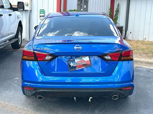 Used 2025 Nissan Altima 2.5 SR FWD image 3