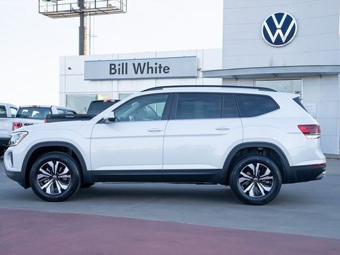 New 2026 Volkswagen Atlas SE image 2