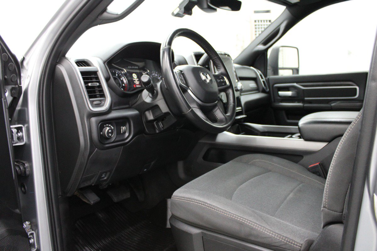 Used 2024 RAM 2500 Big Horn w/ Night Edition AWD/4WD image 7