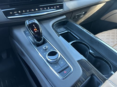 Used 2024 Cadillac Escalade ESV Premium Luxury w/ Performance Package image 29