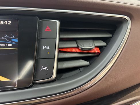 Used 2018 Buick Enclave Avenir w/ Avenir Technology Package FWD image 41