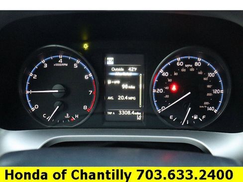 Used 2018 Toyota RAV4 LE image 9