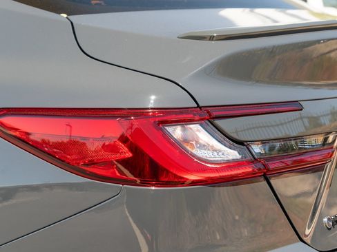 Used 2025 Toyota Camry SE w/ Convenience Package FWD image 8