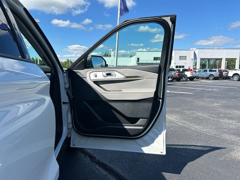 New 2026 Ford Explorer Active w/ Active Comfort Package RWD image 23