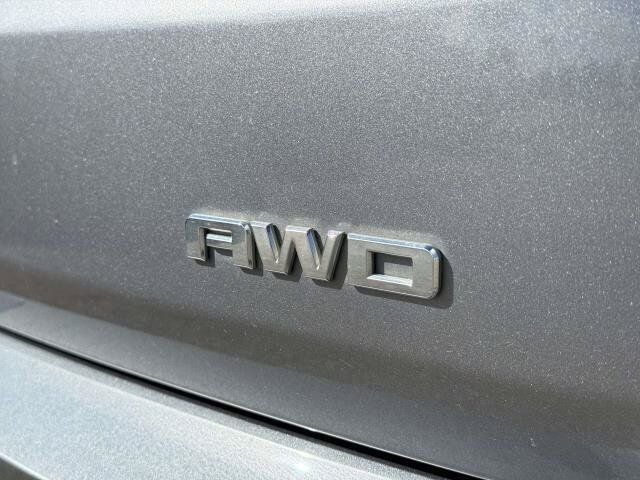 Used 2020 GMC Terrain SLE w/ Driver Convenience Package AWD/4WD image 8