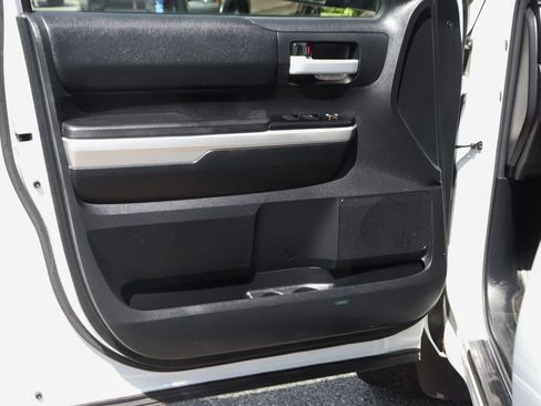 Used 2015 Toyota Tundra SR5 w/ SR5 Upgrade Package RWD image 15