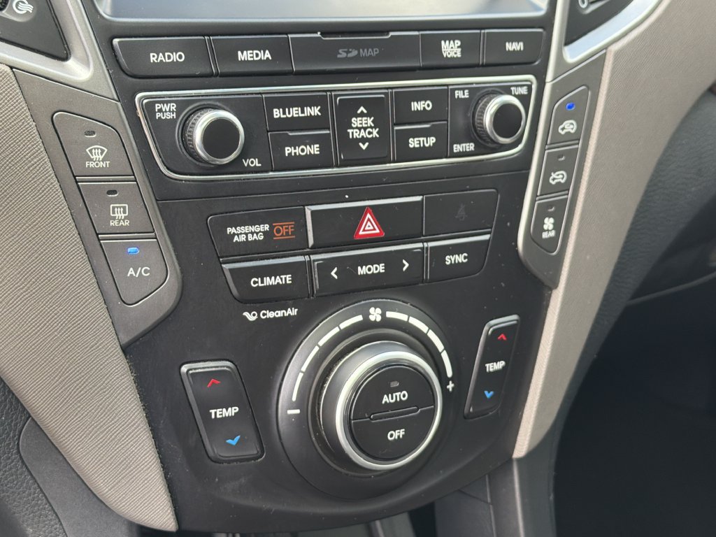 Used 2017 Hyundai Santa Fe FWD image 30