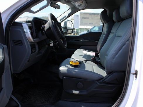 New 2025 Ford F550 2WD Regular Cab Super Duty w/ XL Chrome Package image 13