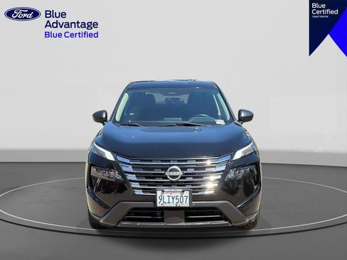 Used 2024 Nissan Rogue S FWD image 3