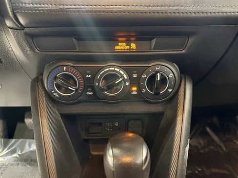 Used 2020 Toyota Yaris LE image 15