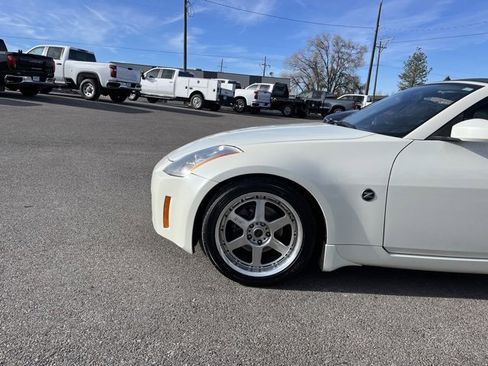 Used 2004 Nissan 350Z Touring image 5