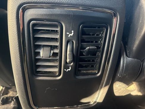 Used 2020 Jeep Grand Cherokee Laredo image 17