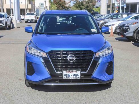 Used 2023 Nissan Kicks SV FWD image 2