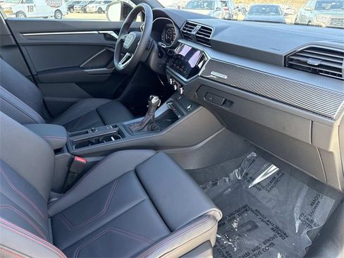 Certified 2025 Audi Q3 2.0T Premium Plus w/ Premium Plus Package image 28