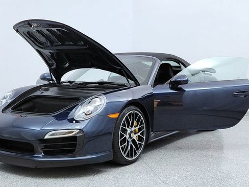 Used 2015 Porsche 911 Turbo S image 9