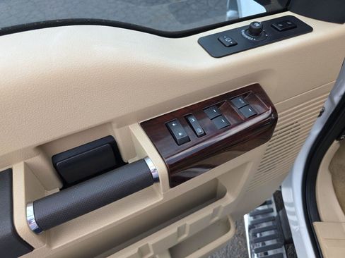 Used 2010 Ford F450 Lariat image 5