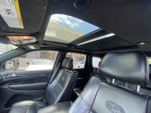 Used 2018 Jeep Grand Cherokee Overland RWD image 12