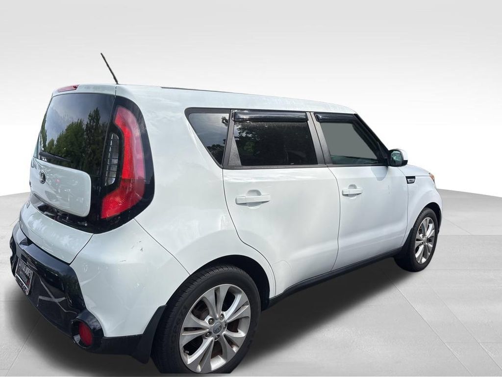 Used 2016 Kia Soul + FWD image 10
