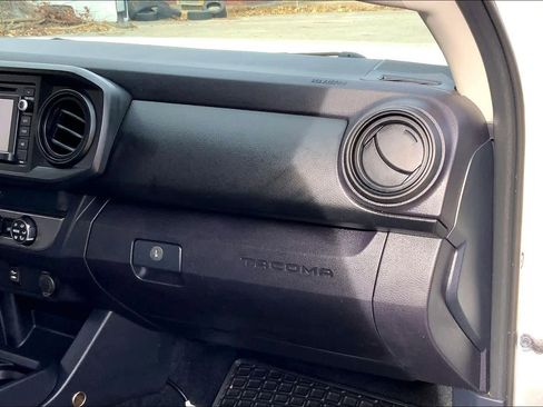 Used 2019 Toyota Tacoma SR image 13