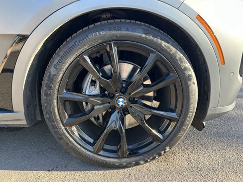 Used 2023 BMW X7 xDrive40i w/ Executive Package image 9