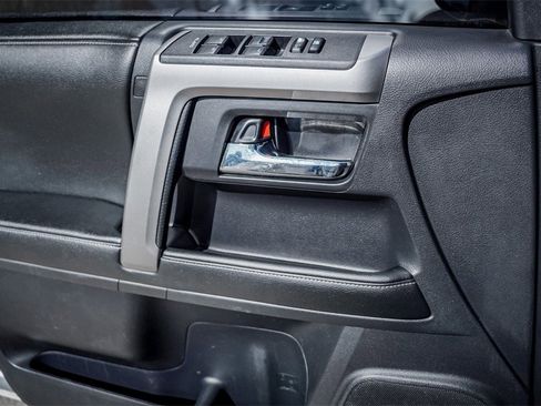 Used 2014 Toyota 4Runner SR5 image 22