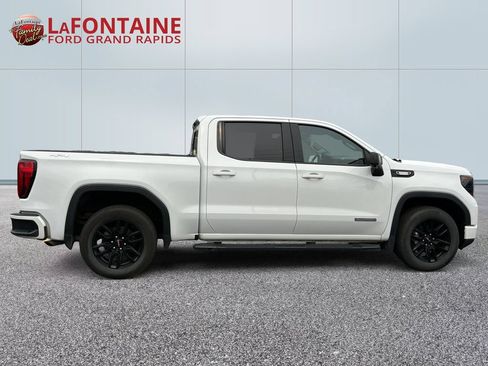 Used 2022 GMC Sierra 1500 Elevation w/ Elevation Premium Package AWD/4WD image 8