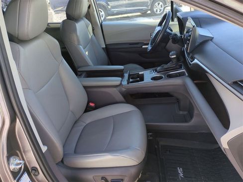 Used 2022 Toyota Sienna XLE image 25