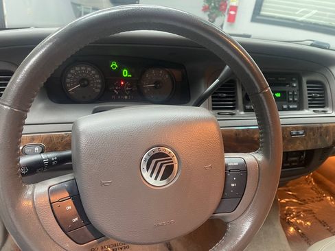 Used 2008 Mercury Grand Marquis LS RWD image 24