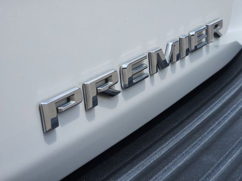 Used 2023 Chevrolet Tahoe Premier RWD image 9