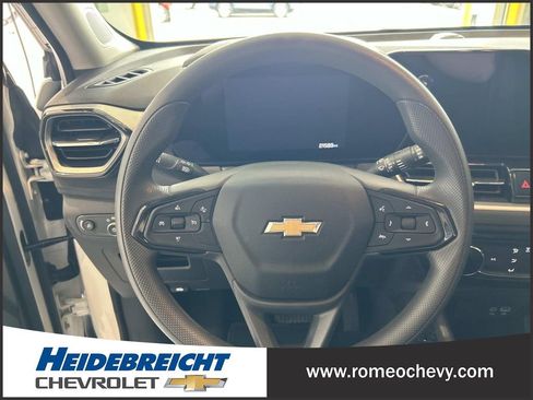 Used 2024 Chevrolet TrailBlazer LT FWD image 18