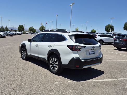 Used 2023 Subaru Outback Touring w/ Tech Package 2 AWD/4WD image 3