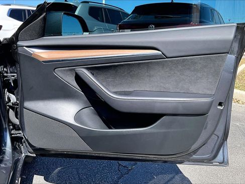 Used 2023 Tesla Model 3 Performance image 22