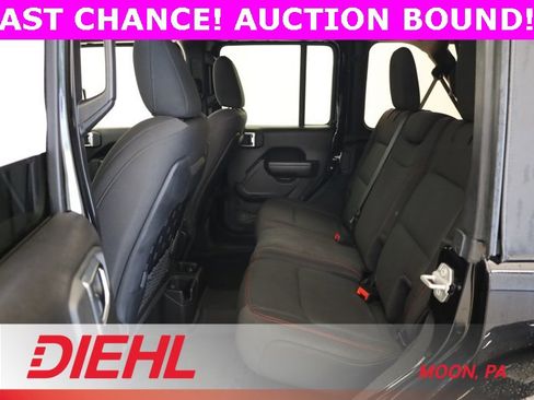 Used 2022 Jeep Wrangler Unlimited Rubicon w/ LED Lighting Group image 35