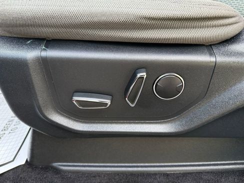 Used 2017 Ford F150 XLT w/ Equipment Group 302A Luxury image 10