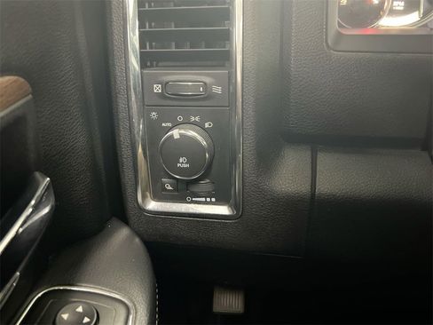 Used 2015 RAM 2500 Laramie w/ Convenience Group image 17