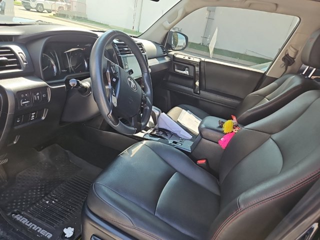 Used 2020 Toyota 4Runner TRD Off-Road Premium w/ Moonroof Package AWD/4WD image 17
