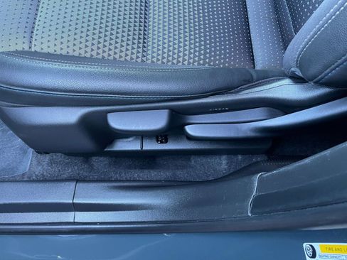 Used 2025 Chevrolet Trax LT image 22