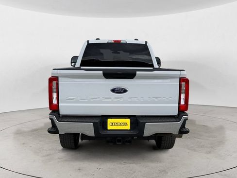 Used 2025 Ford F250 XLT AWD/4WD image 4