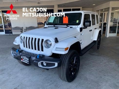 Used 2022 Jeep Wrangler Unlimited Sahara w/ Cold Weather Group image 12